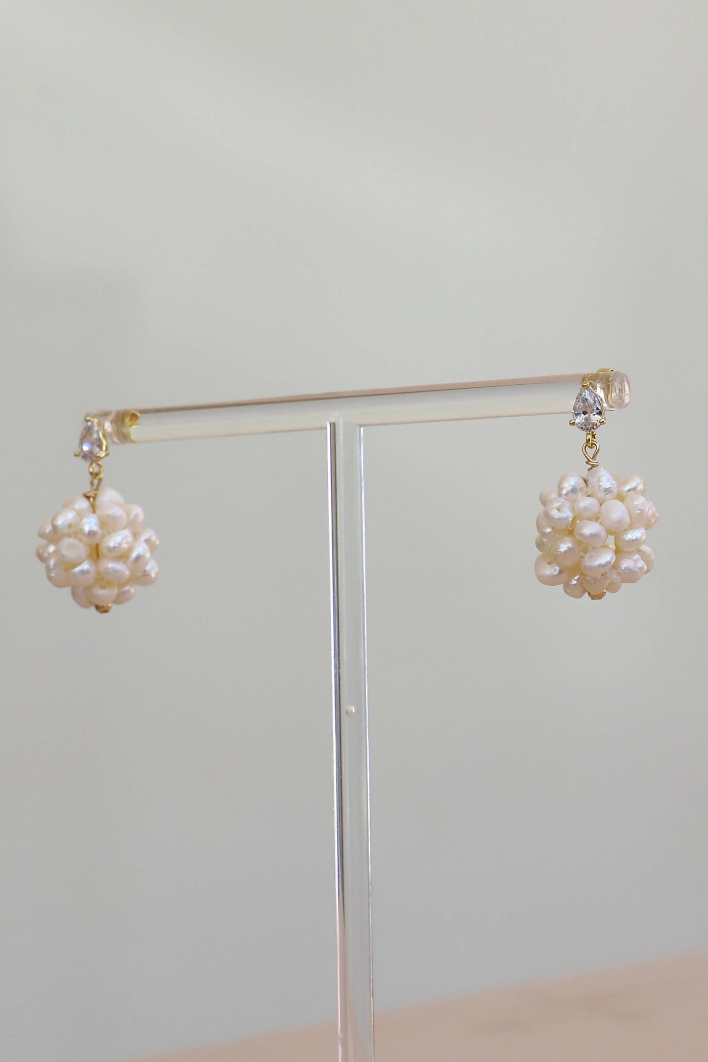 ELLE PEARL CLUSTER EARRINGS