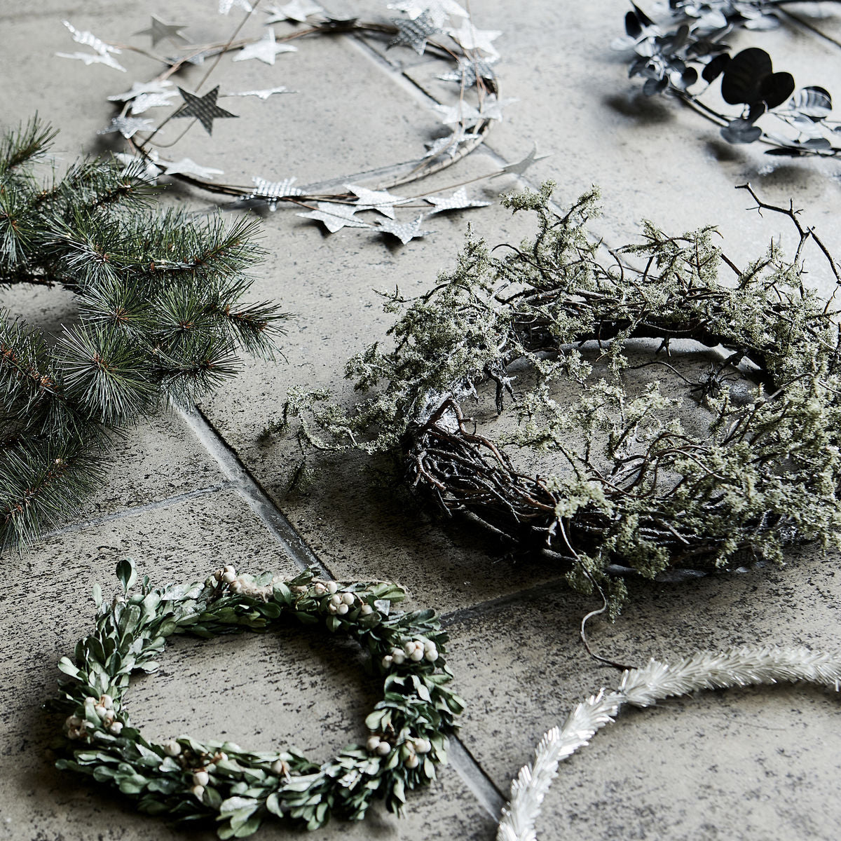 Wild Moss Wreath 18.5"