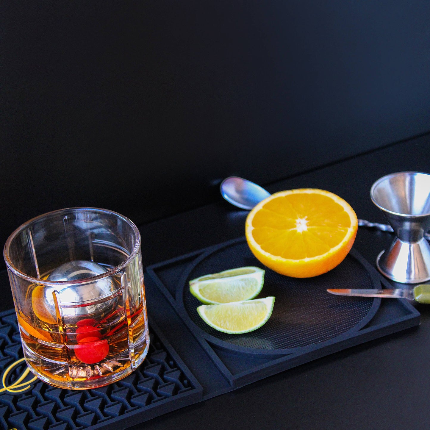 Whiskey Chilling Ice Balls Set