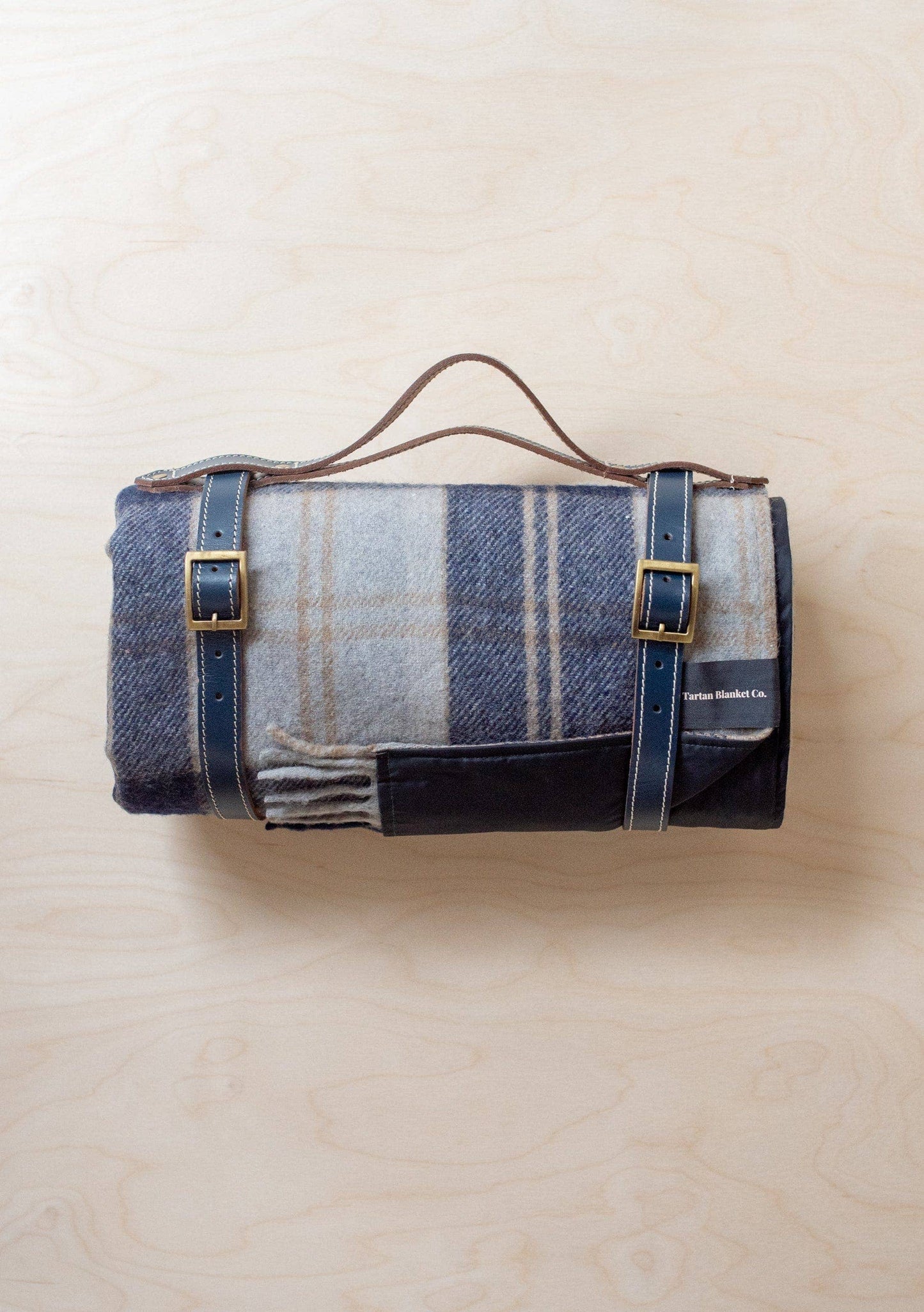 Bannockbane Tartan Picnic Blanket & Leather Carrier
