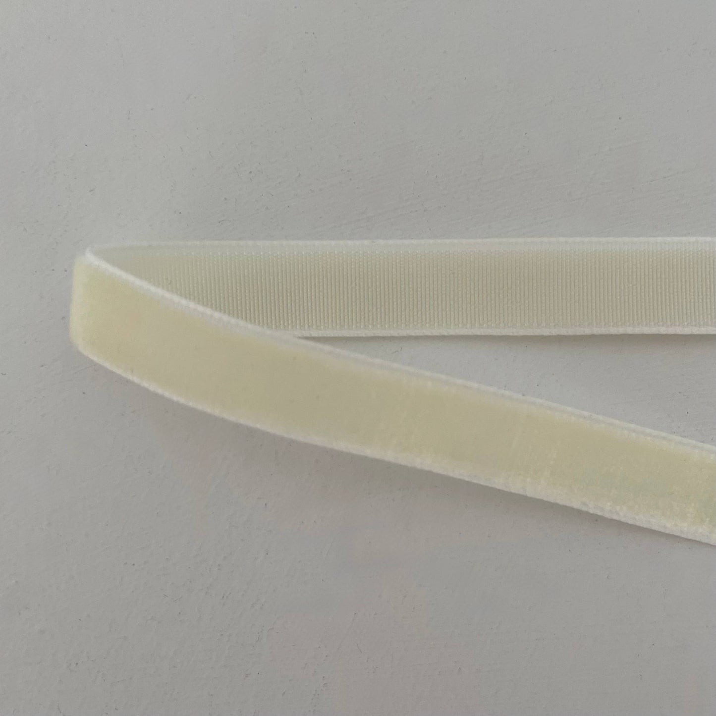 1 3/4"-2" brass flared bell ornament 16 colors velvet ribbon