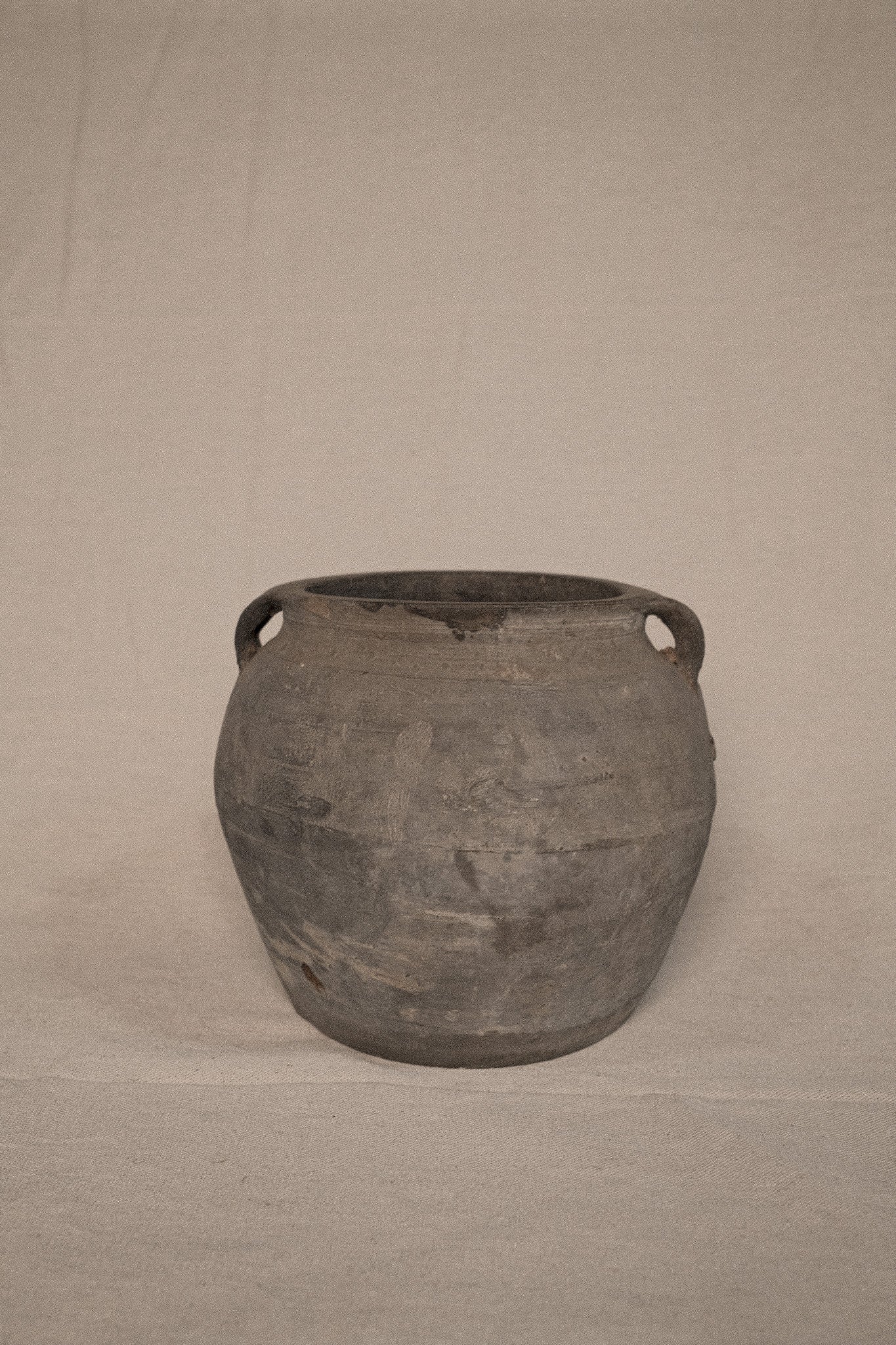 Big Chinese Vintage Clay Pot