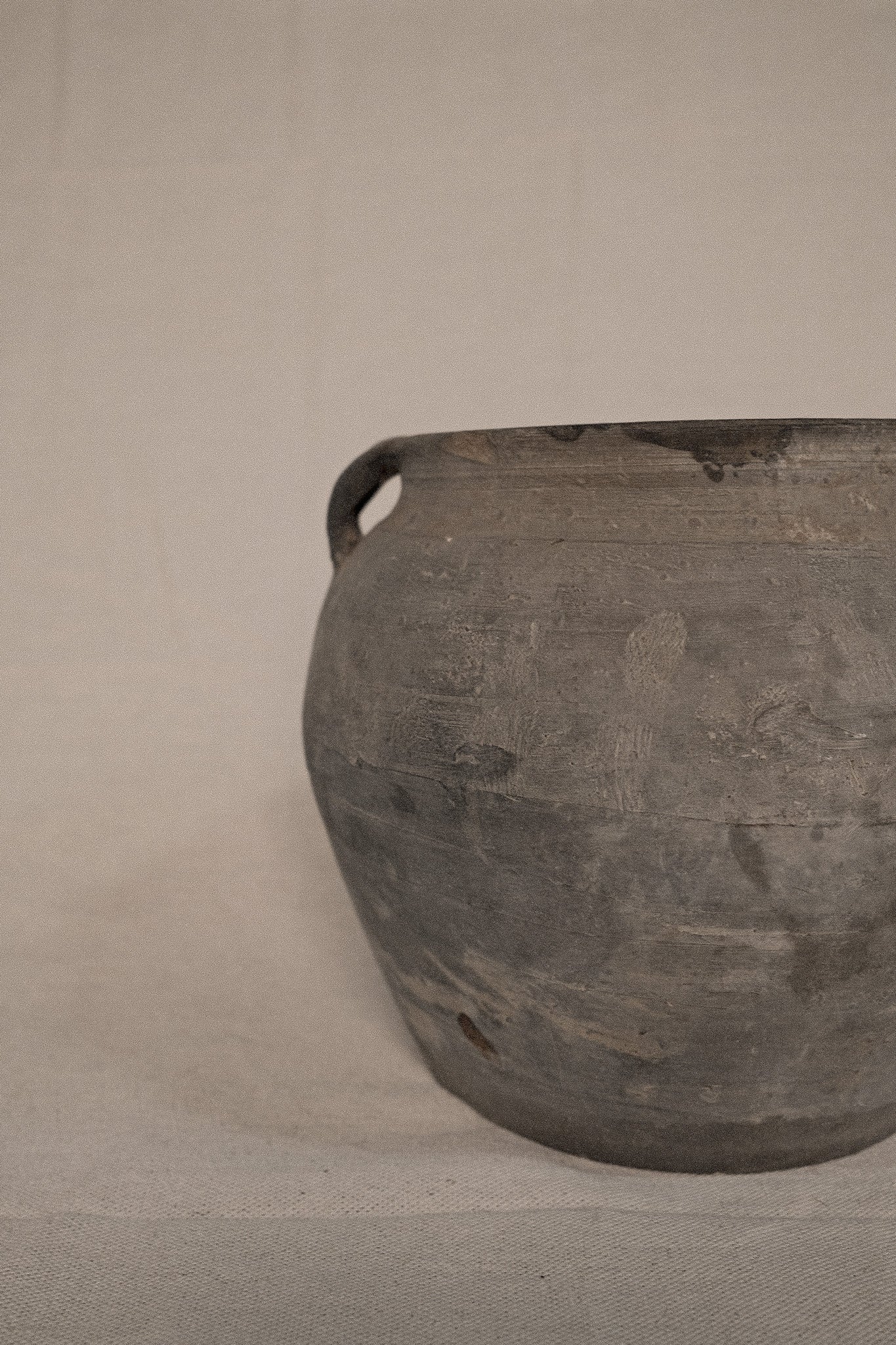 Big Chinese Vintage Clay Pot