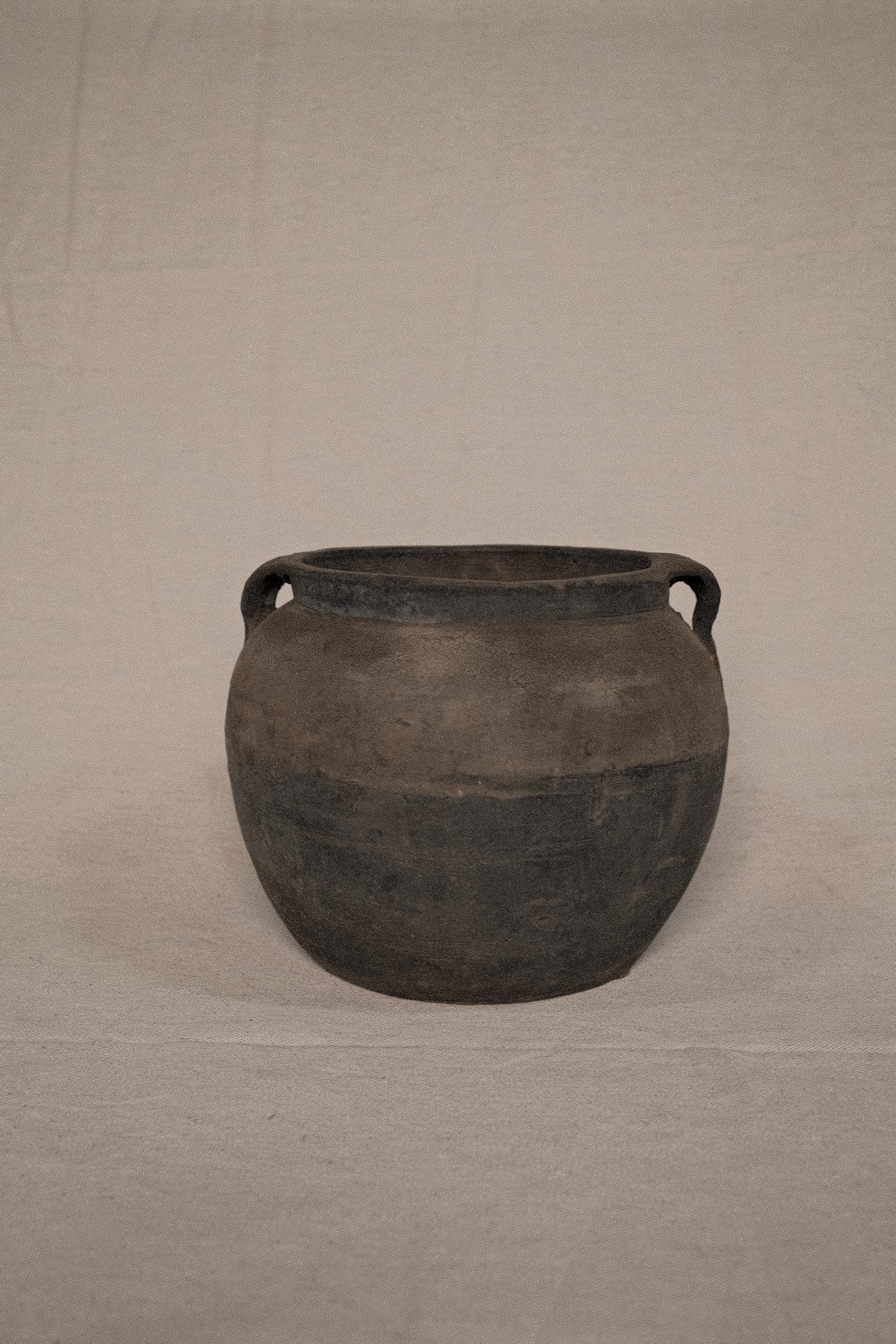 Big Chinese Vintage Clay Pot