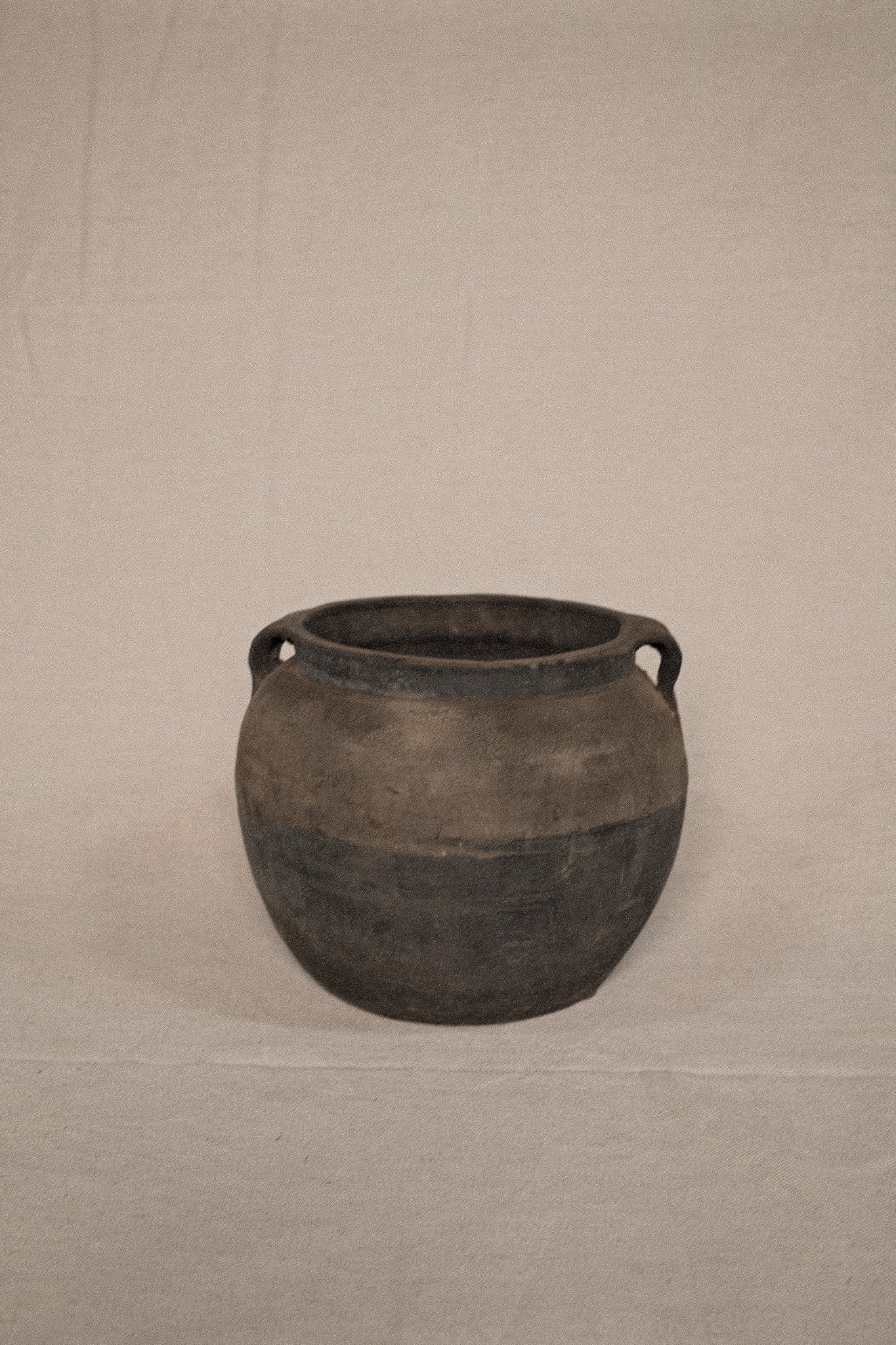 Big Chinese Vintage Clay Pot