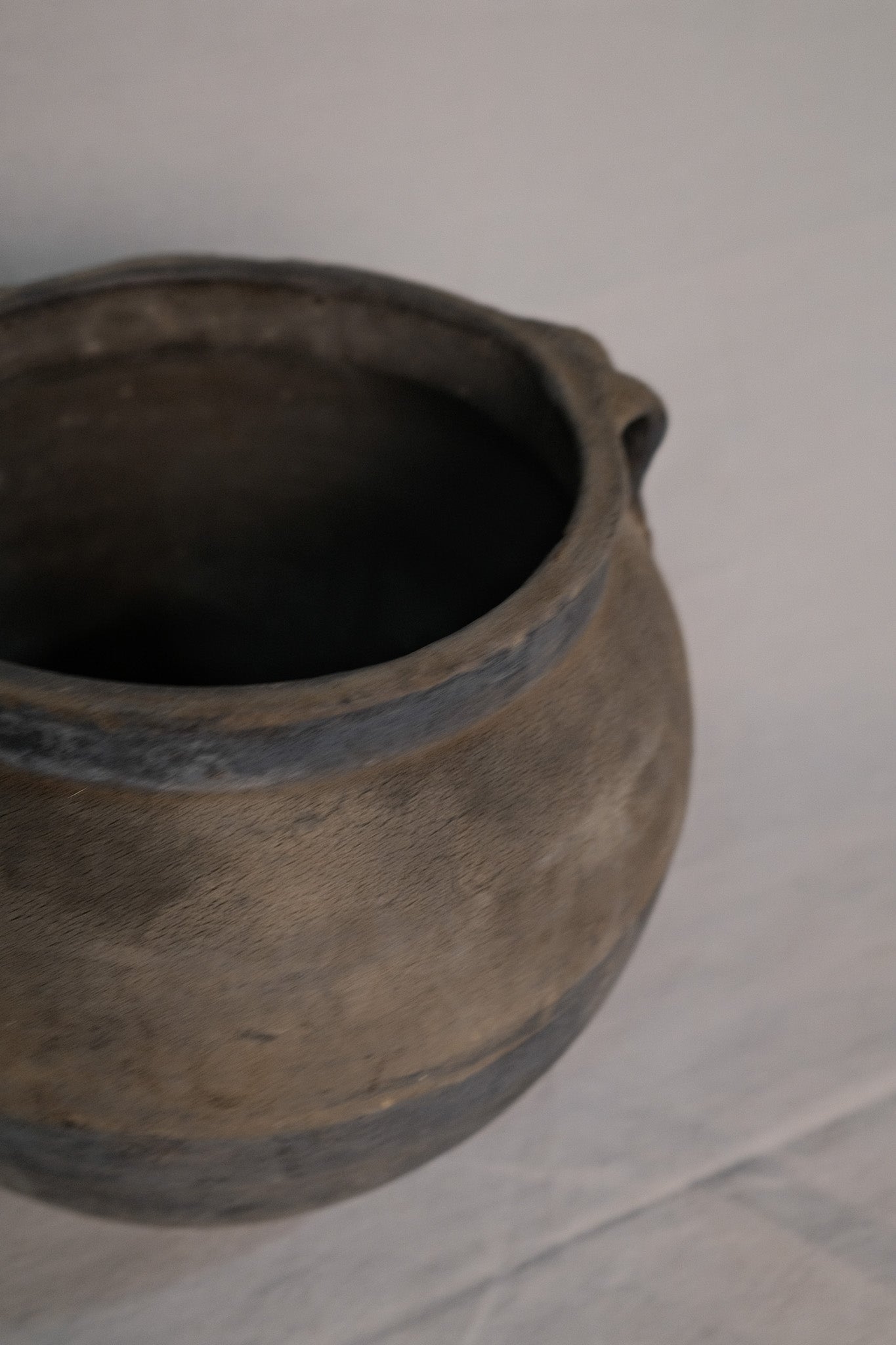 Big Chinese Vintage Clay Pot