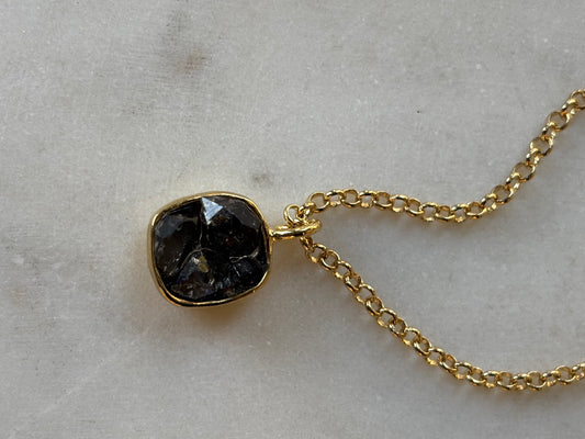 Black herkimer round pendant